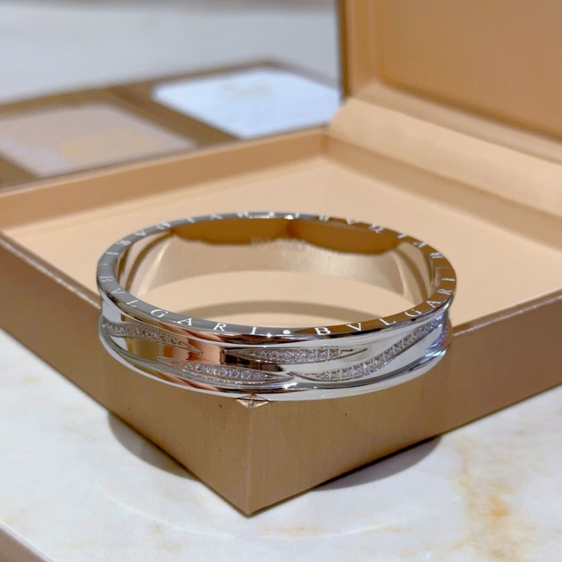 Bv1g*ai bracelets